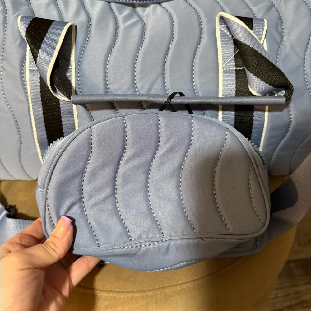 Sincerely Jules weekender Duffle Bag -Cosmetic bag included - Picture 2 of 10